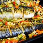 Dišeča in okusna skuša v pečici: družina prosi, da se kuha samo tako. Dišeča in okusna skuša v pečici: družina prosi, da se